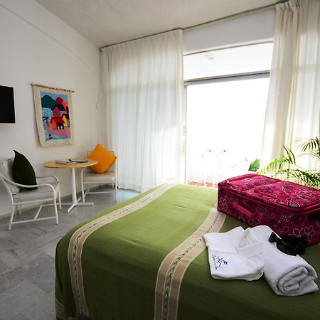 Dolphin Cove Inn Manzanillo Exterior foto
