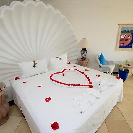 Dolphin Cove Inn Manzanillo Exterior foto