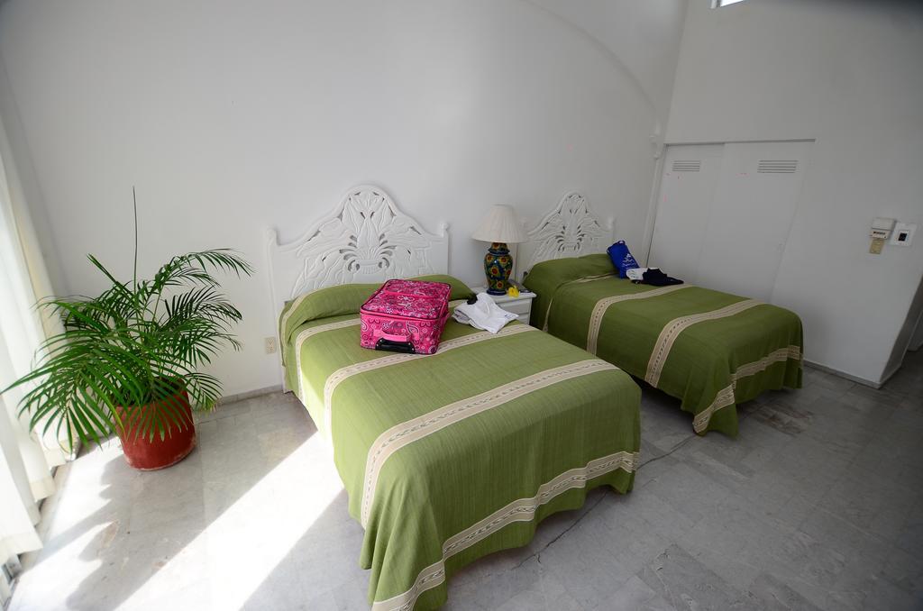 Dolphin Cove Inn Manzanillo Exterior foto