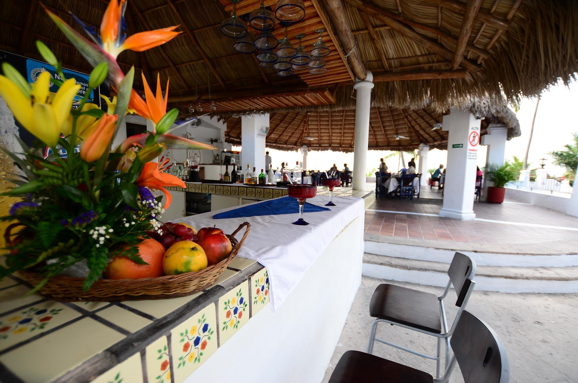 Dolphin Cove Inn Manzanillo Exterior foto